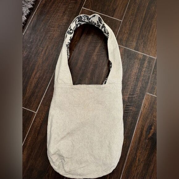 Flipped Bird Baroque Damask Print Hobo Bag – Reversible Eco Canvas Tote - Picture 5 of 10